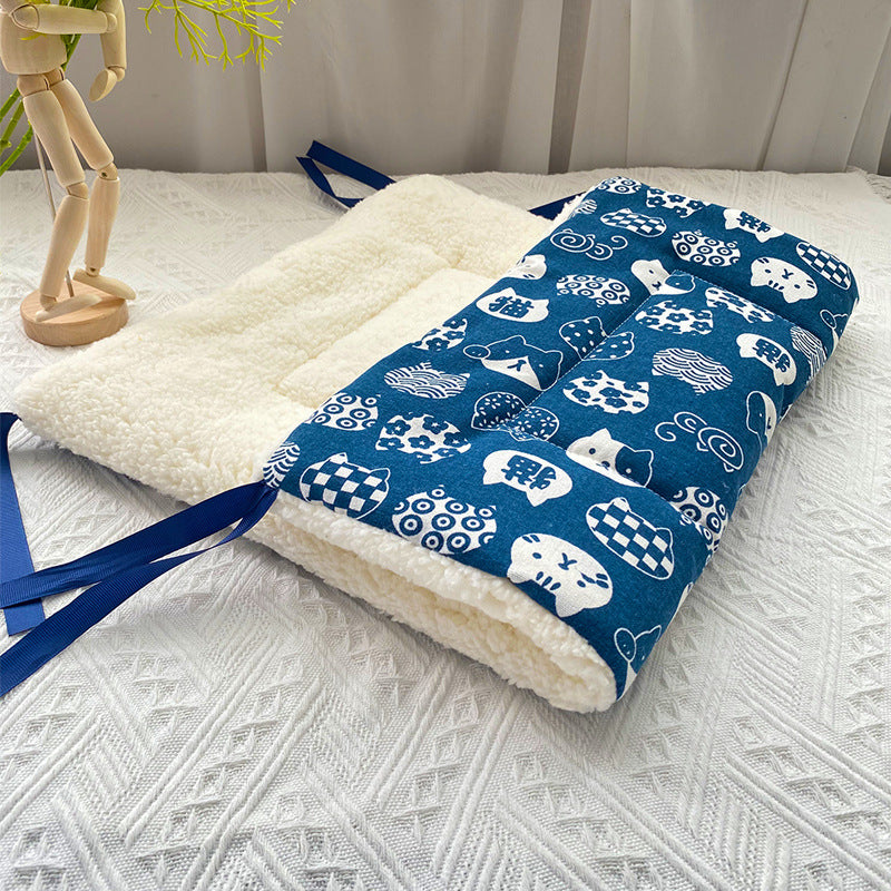 Tie-On Cat Cage Platform Pad - white cat pattern on Blue background (30x75cm) - view 3