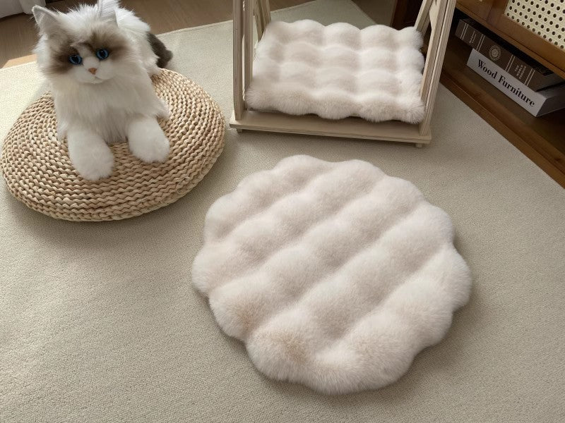 Beige Plush Round Cat Mat - Soft Faux Fur Sleeping Pad (40cm Diameter) - view 2