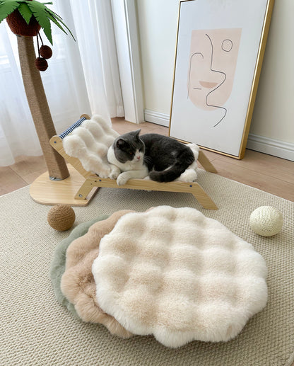 Beige Plush Round Cat Mat - Soft Faux Fur Sleeping Pad (40cm Diameter) - view 3