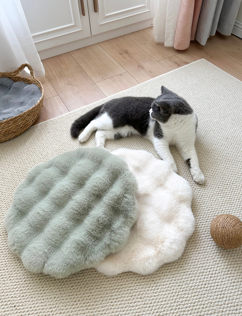 Matcha color Plush Round Cat Mat - Soft Faux Fur Sleeping Pad (40cm Diameter) - view 2