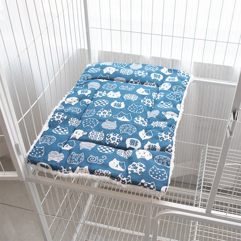 Cat Cage Platform Mat - white cat pattern on Blue background (40x60cm) - view 2