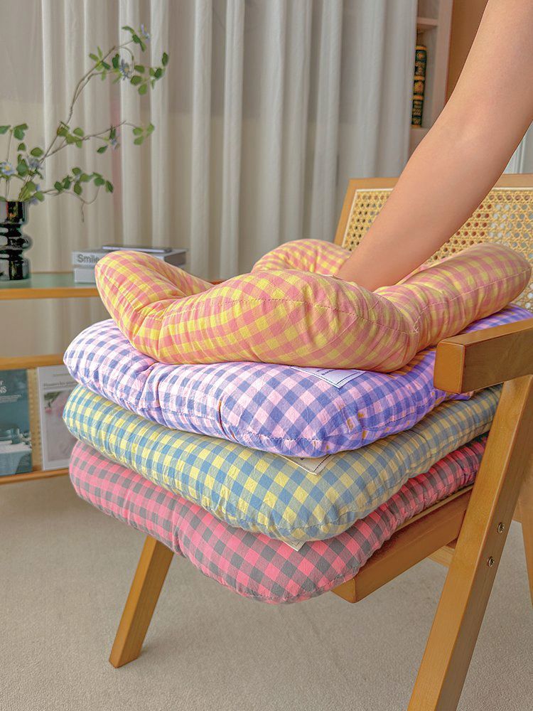 M Yellow-purple All-Season Pet Bed - Soft Washable Dog & Cat Mat with Comfortable Cushion - Warm Winter Padding for Small to Large Pets - view 3