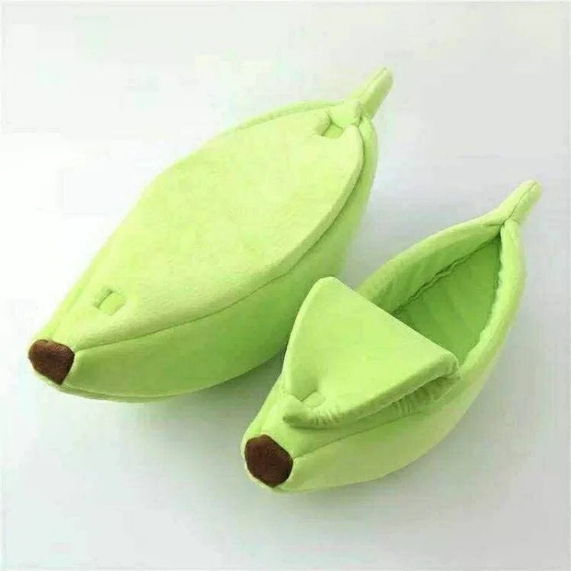 Green Cozy Banana Peel Pet Bed - Plush & Warm Cave House for Cats & Small Dogs (Large)