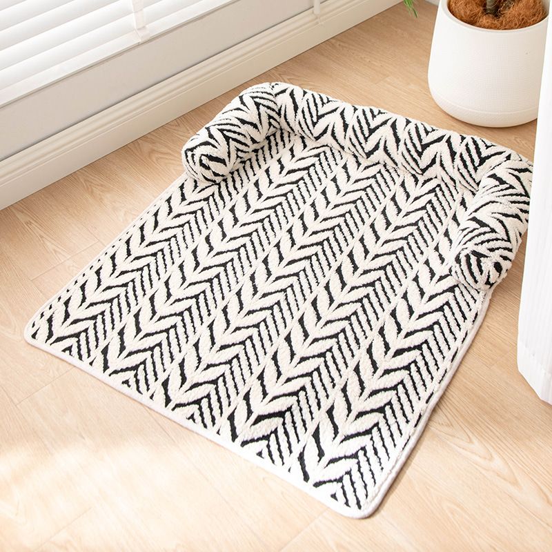 Black Plush Pet Bed Mat - 60 x 80 cm Polyester Fibre - Thickened Soft Cushion, Scratch Resistant Surface, Non Slip Base for Cats and Dogs - view 3