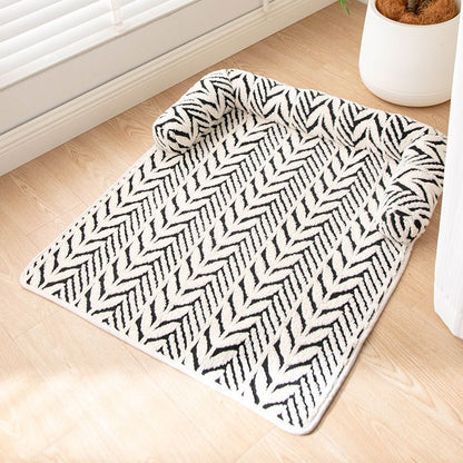 Black Plush Pet Bed Mat - 60 x 80 cm Polyester Fibre - Thickened Soft Cushion, Scratch Resistant Surface, Non Slip Base for Cats and Dogs - view 3