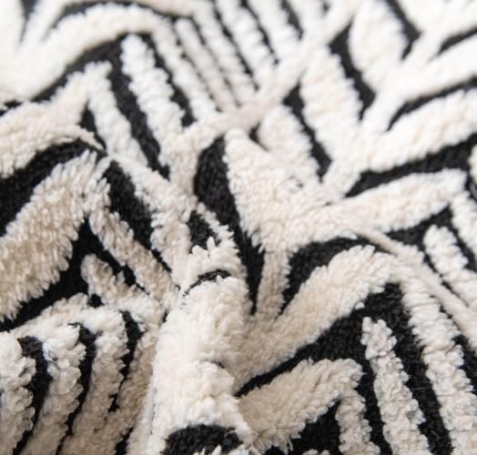 Grey Plush Pet Bed Mat - 60 x 80 cm Polyester Fibre - Thickened Soft Cushion, Scratch Resistant Surface, Non Slip Base for Cats and Dogs - view 4