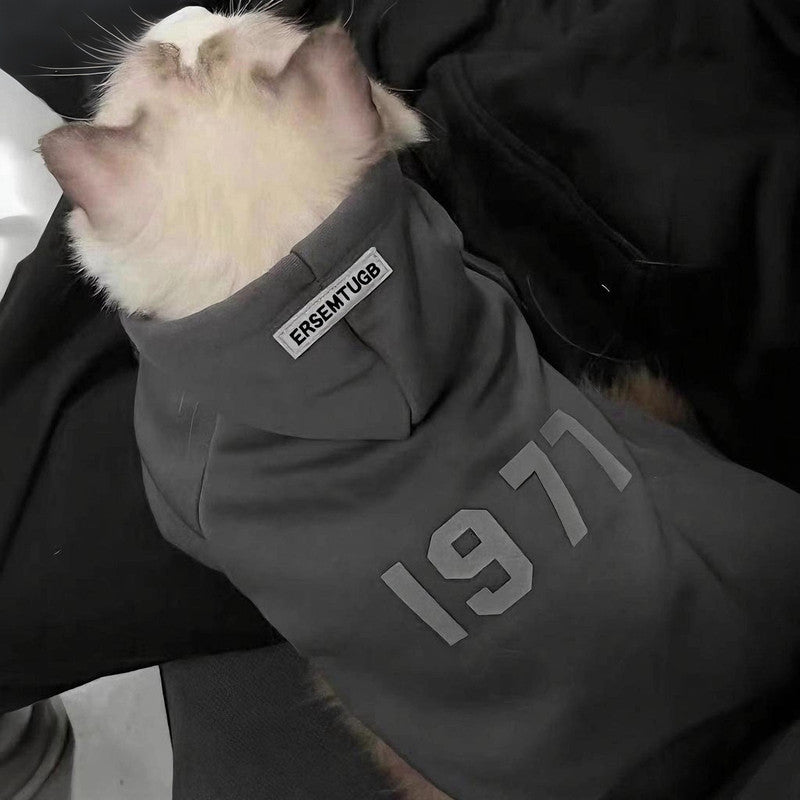 2-Pack M sizeTrendy Pet Hoodie with "1977" Print - Warm Winter Wear for Cats and Small Dogs - with Plush Lining - Beige and Dark Grey - view 4