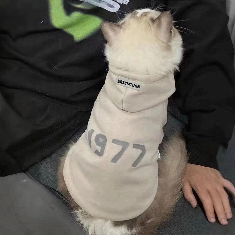 2-Pack XL sizeTrendy Pet Hoodie with "1977" Print - Warm Winter Wear for Cats and Small Dogs - with Plush Lining - Beige and Dark Grey - view 2