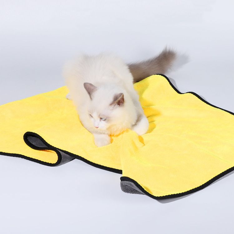 4-Piece Pet Cleaning Kit -Pet Grooming and Paw Cleaning Set with big Blue Dog Paw Cleaner Cup Grey Pet Bathing and Massage Comb andOne 30x30 cm yellow-grey foot towel and one 30x60 cm small bath Drying Towels for Dogs and Cats - view 6