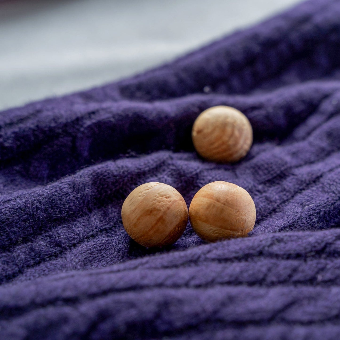 32 Pcs Living Today Cedar Wood Balls – Scented Moth-Repellent Balls - view 4