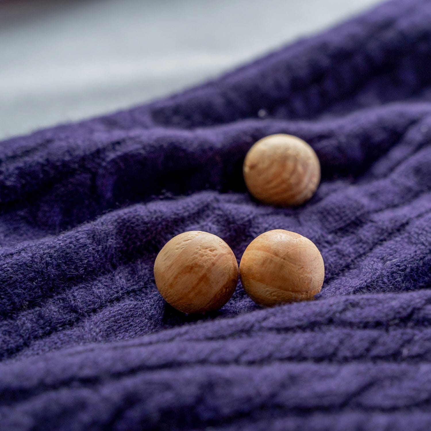 32 Pcs Living Today Cedar Wood Balls – Scented Moth-Repellent Balls - view 4